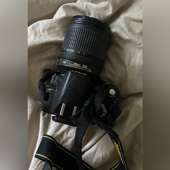 Nikon D3100 - Picture 3 of 4